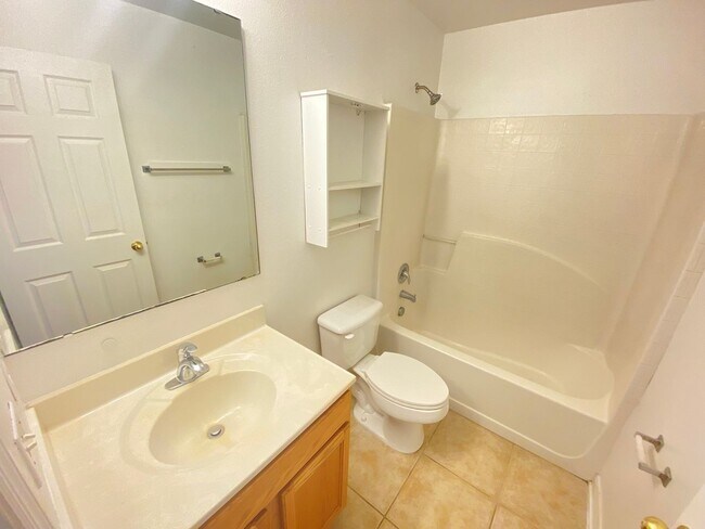 Building Photo - Beautiful 4B/3.5B/2 Car Garage 2-Story Home!