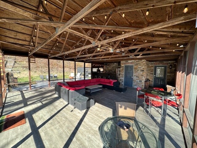 Screened in patio - 312 Lehigh Dr