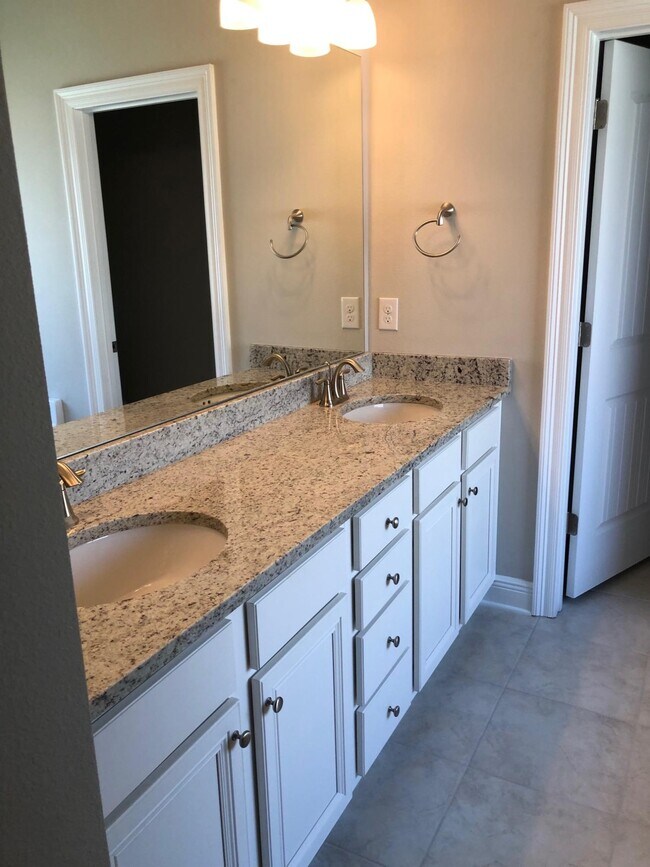 Building Photo - 19 Bryant Rd