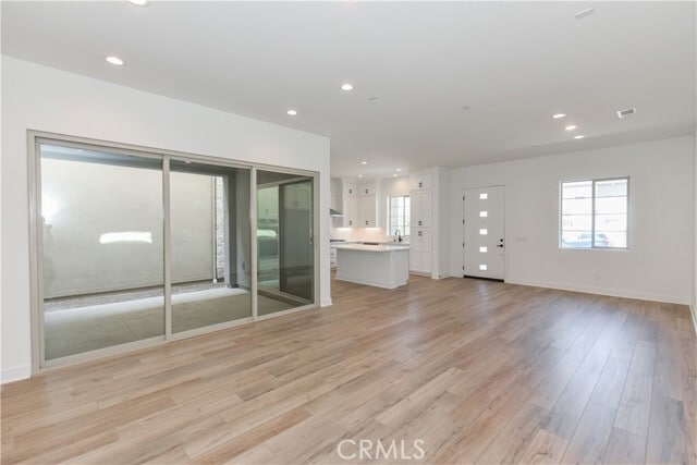 Building Photo - 162 Pattern