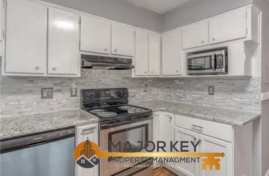 Building Photo - 2340 Beaver Ruin Rd