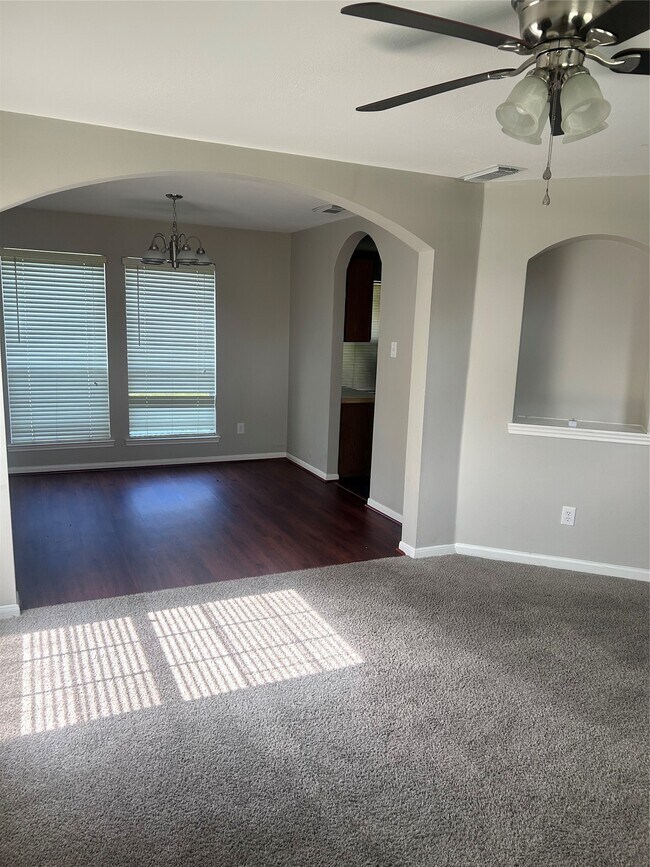 Building Photo - 1606 Misty Fawn Ln