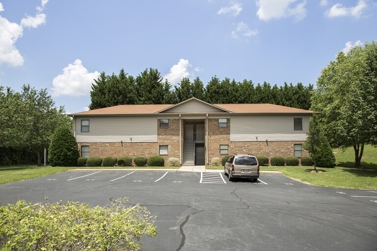 Oakmont Apartments 1502 Sherwood Dr Reidsville NC 27320 Apartment