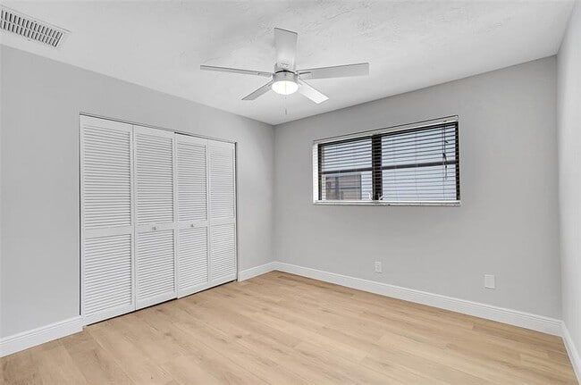 Building Photo - 5700 SW 120th Ave