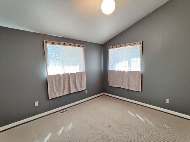 Building Photo - Your Next Home in the Heart of Richland — ...