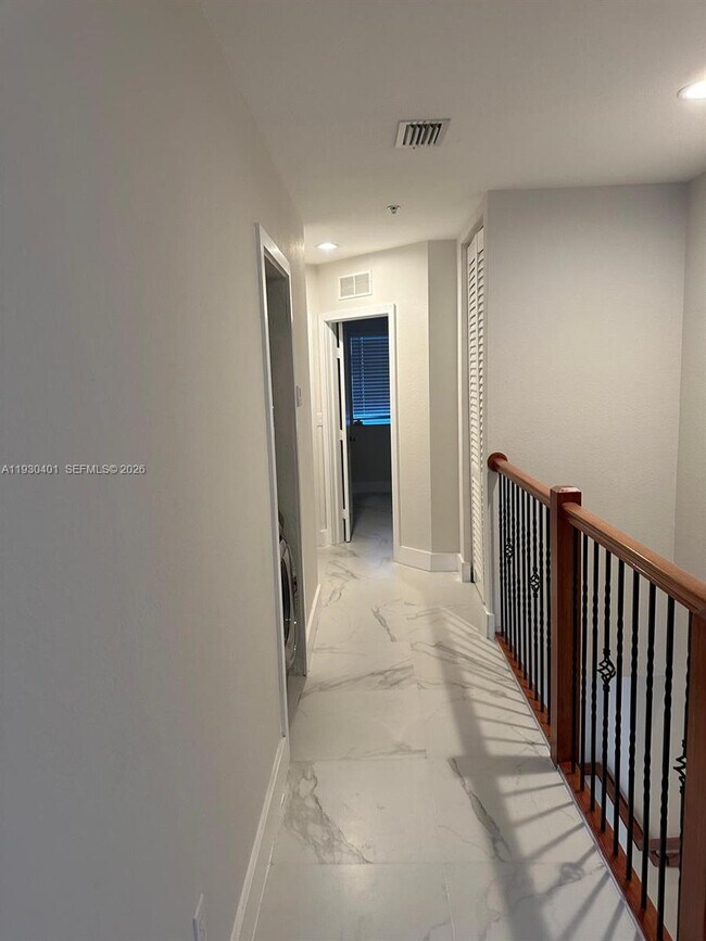 Building Photo - 12421 SW 50th Ct