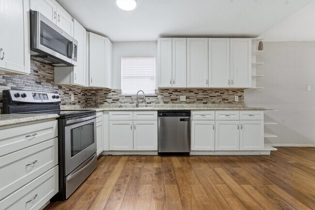 Building Photo - 5734 Arthington Ave