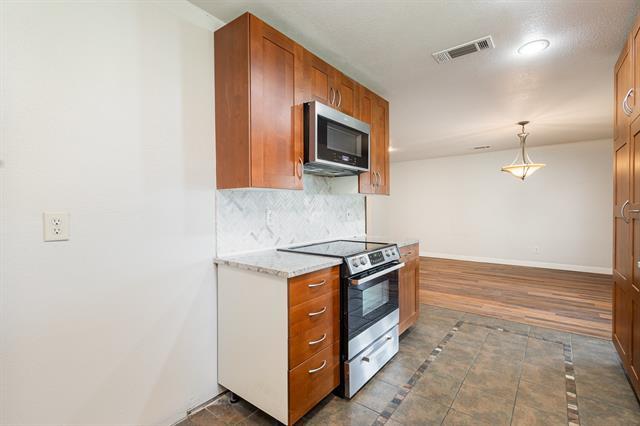 Building Photo - 920 Ashwood Dr