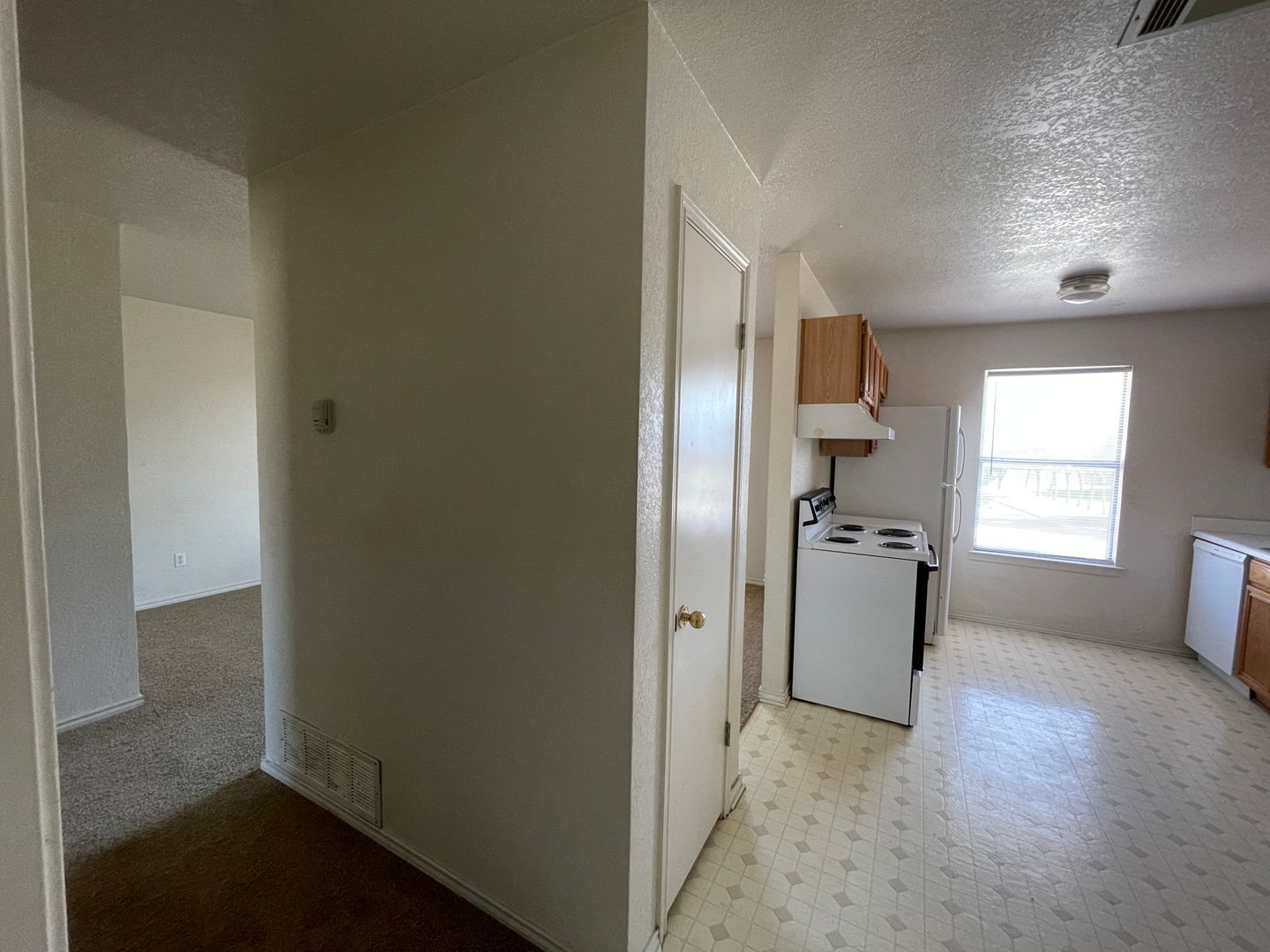 Building Photo - 1801 Cedarhill Dr