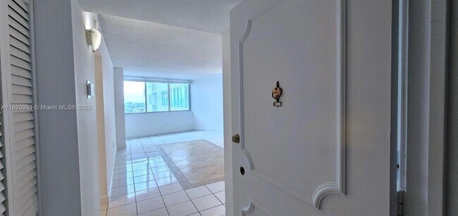 Building Photo - 7135 Collins Ave
