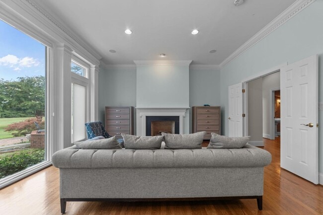 Building Photo - 450 Cox Rd