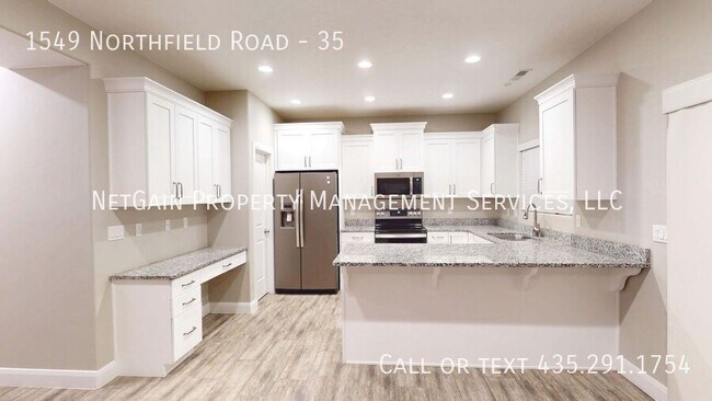 Building Photo - 1549 Northfield Rd