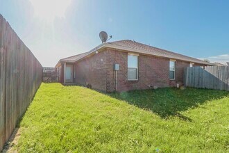 Building Photo - 9806 Avenue W