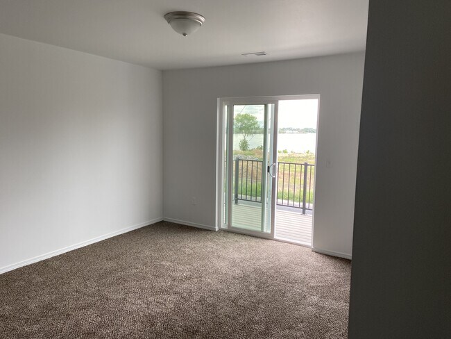 Building Photo - 2829 W Marina Dr