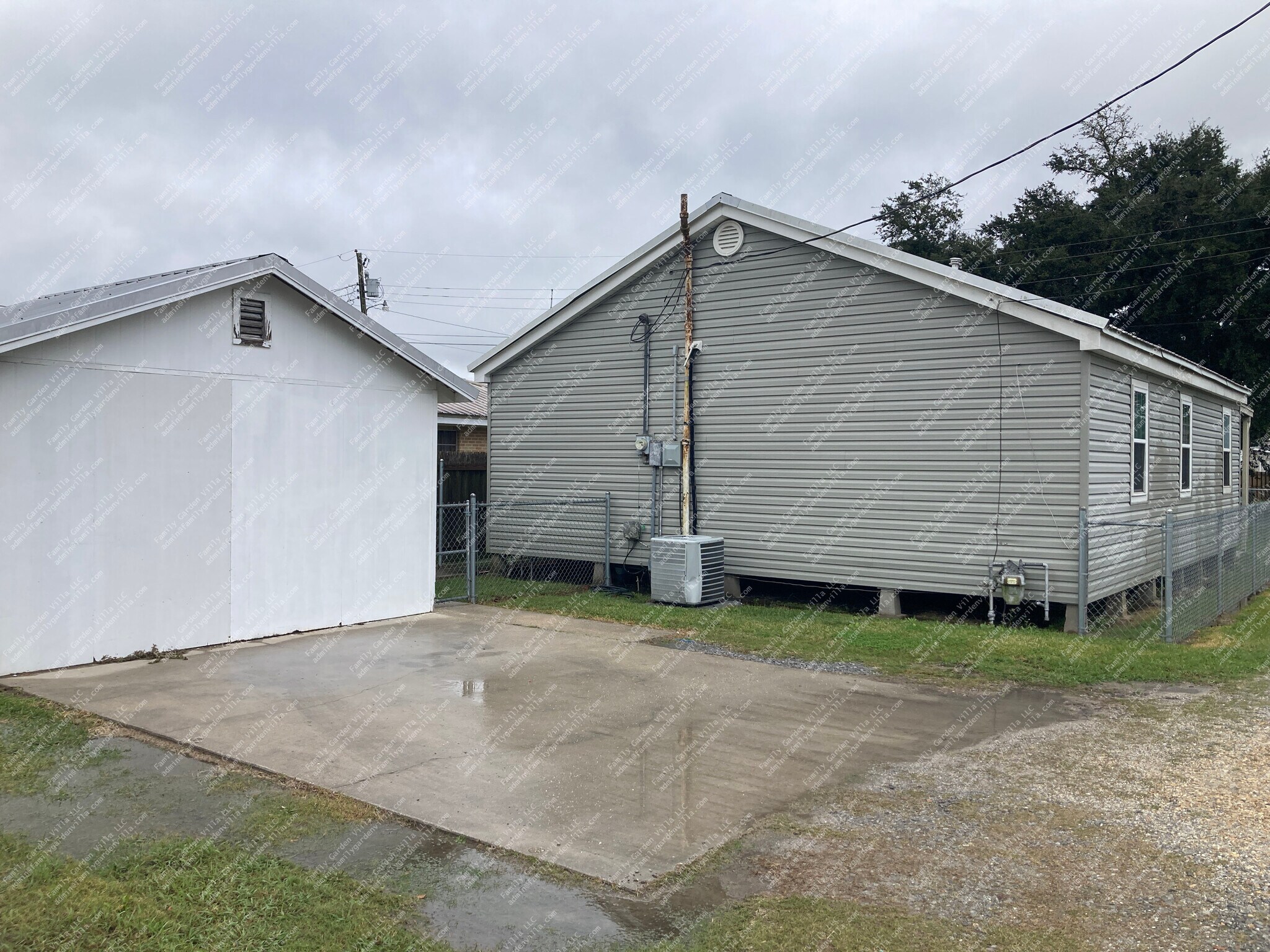 Building Photo - 1854 Ridgefield Ave