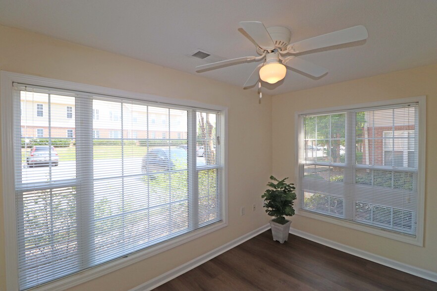 Home Office/ Sun Room - 2500 Friedland Pl