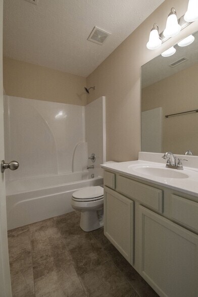 Building Photo - 4414 Sunday Silence Way