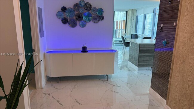 Building Photo - 460 NE 28th St