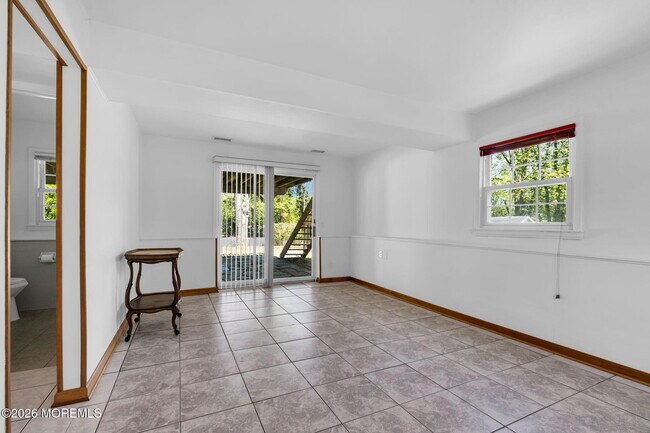 Building Photo - 1112 Wildwood Ave