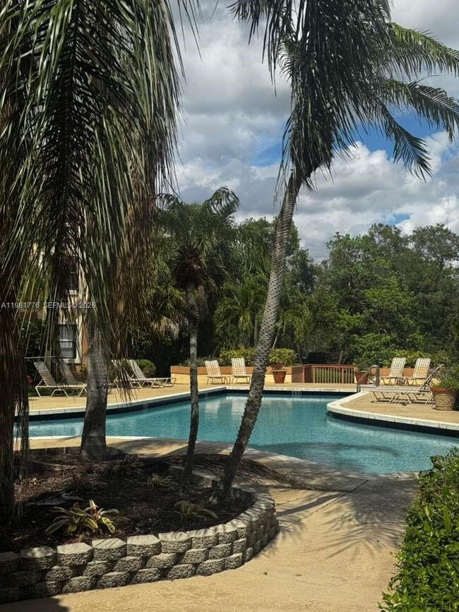 Building Photo - 9999 Summerbreeze Dr