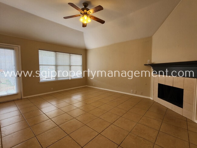 Building Photo - 1415 Murphy Dr