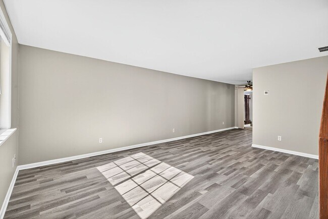 Building Photo - 335 1st Ave NW