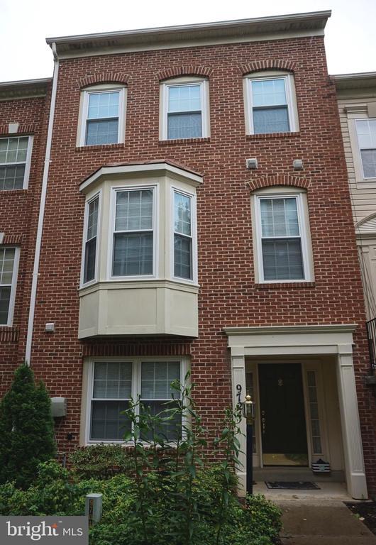 Building Photo - 9724 Athletic Way