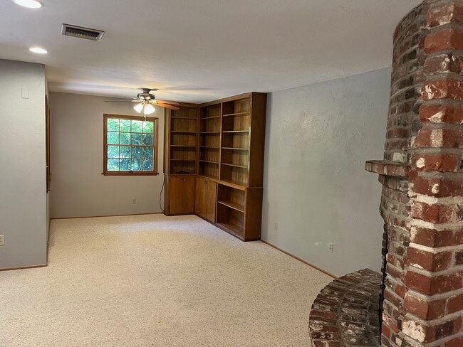 Building Photo - 4781 Rex Ct