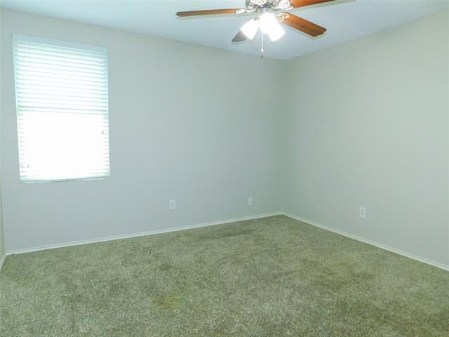 Building Photo - 5901 Thoroughbred Trail