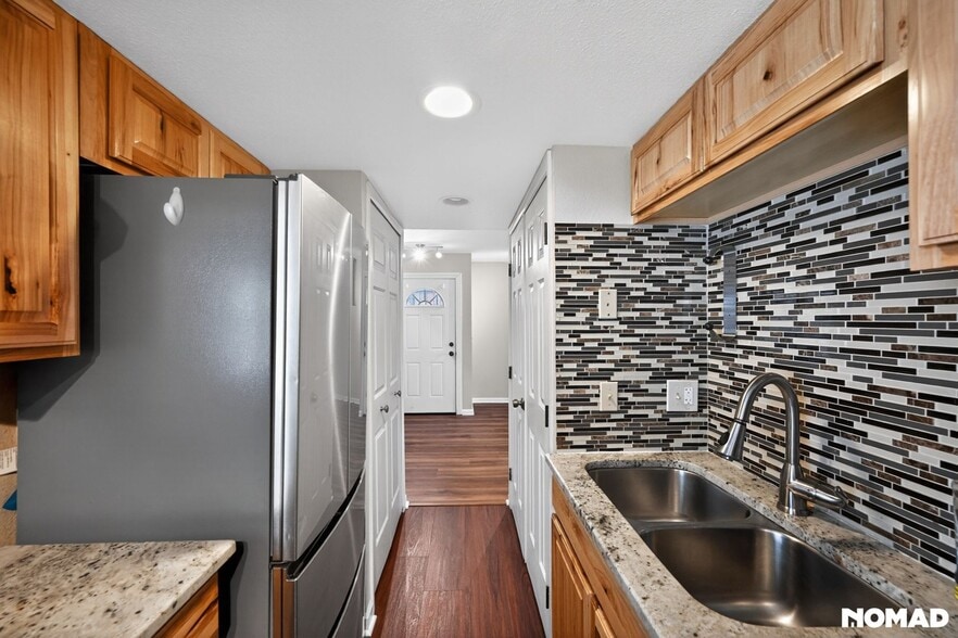 Building Photo - 11123 E Alameda Ave