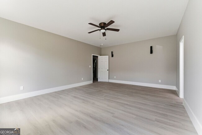 Building Photo - 1409 Northwest Dr NW