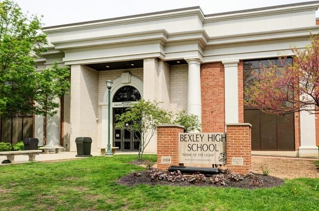 Building Photo - 55 S Merkle Rd