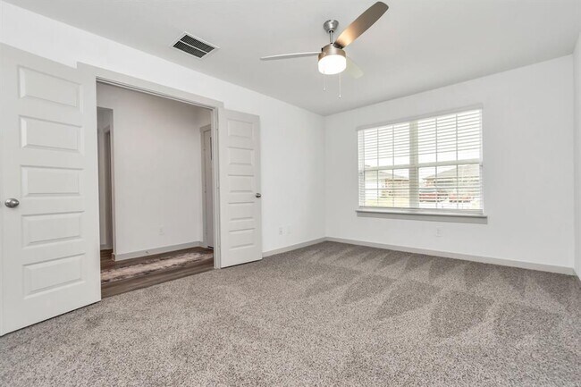 Building Photo - 1111 Pk Crst Dr