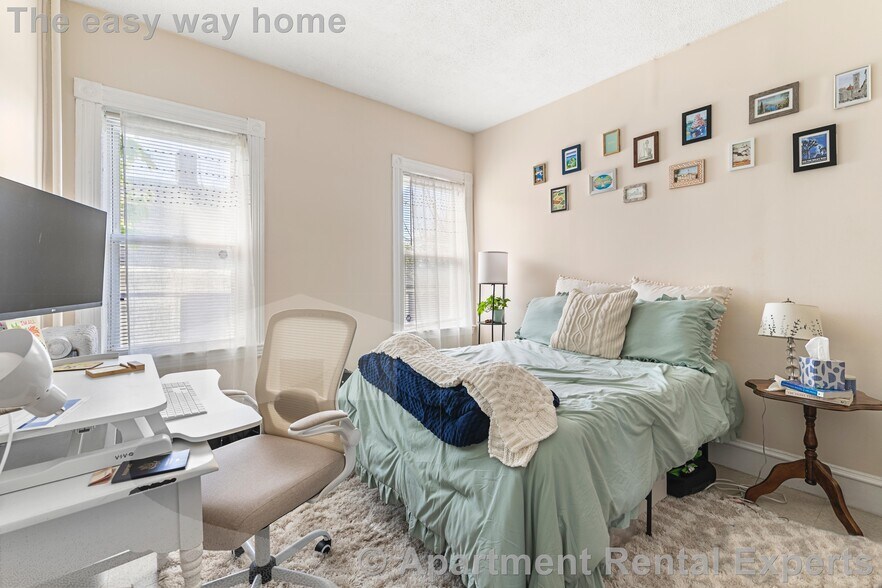 Building Photo - 175 River St