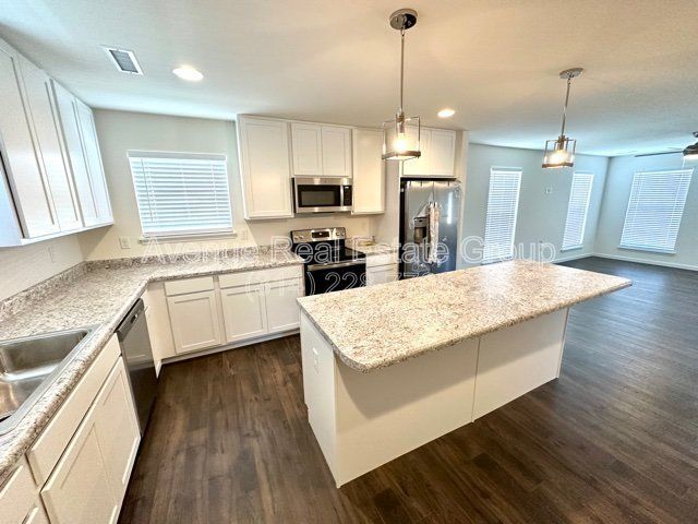 Building Photo - 5571 Walden Ridge Dr