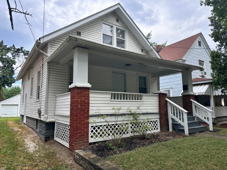 Building Photo - 1266 Girard St
