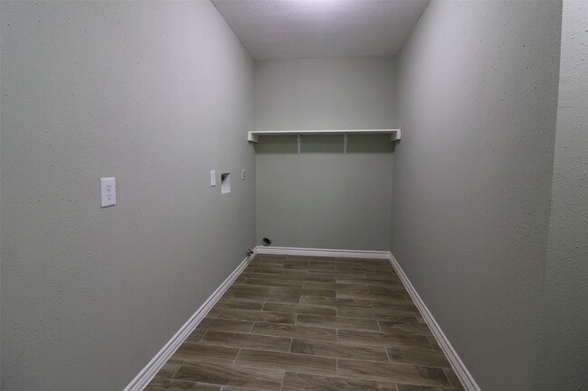 Building Photo - 2706 Orion Dr