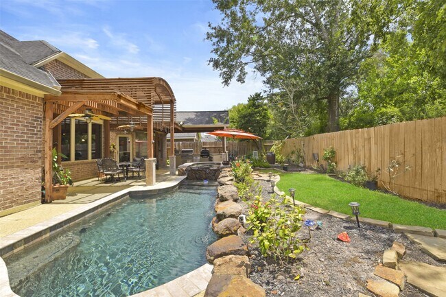 Building Photo - 21131 Beech Landing Ln