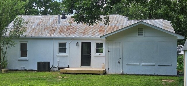 Building Photo - 505 Colorado St