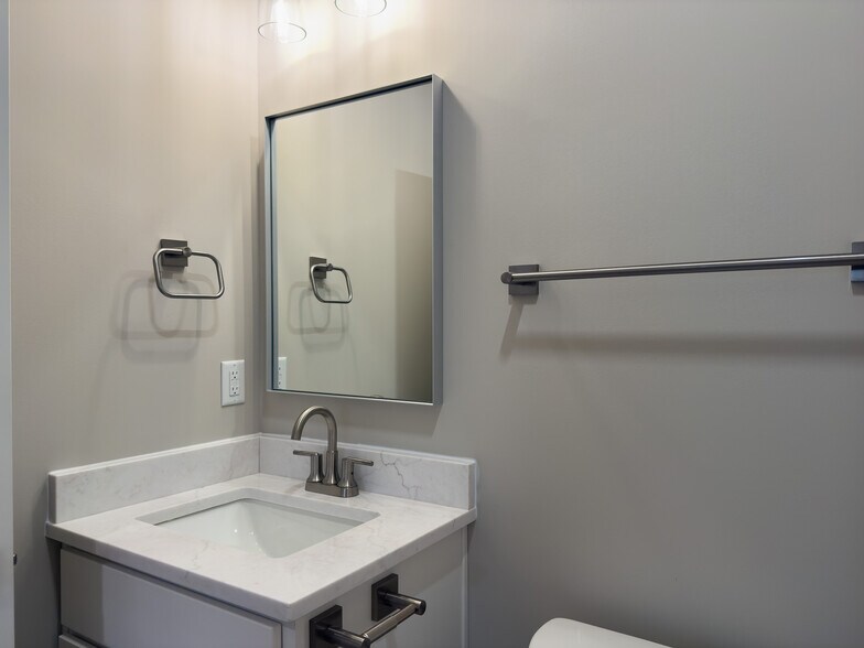 Building Photo - 4502 Legends Dr