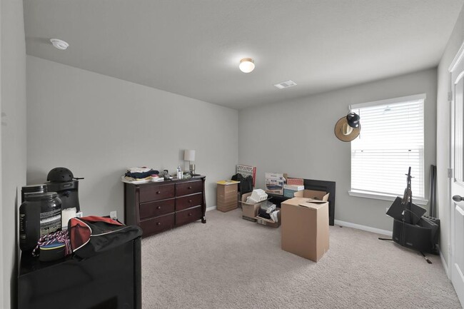 Building Photo - 2267 Raider Dr