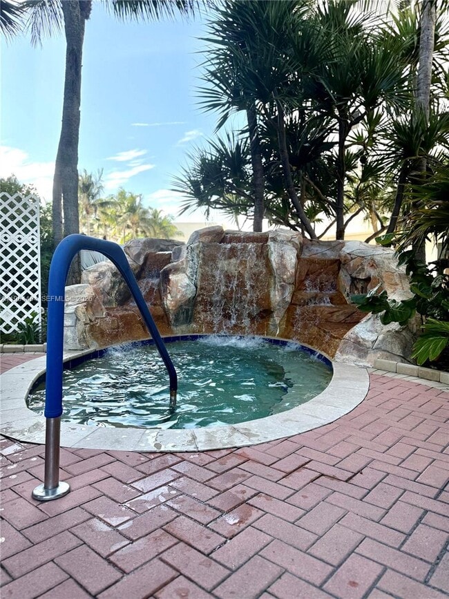 Building Photo - 3000 S Ocean Dr