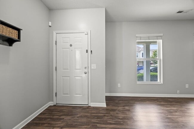 Building Photo - 5632 Lantos Rd