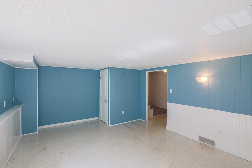 Building Photo - 156 Sluyter St SE