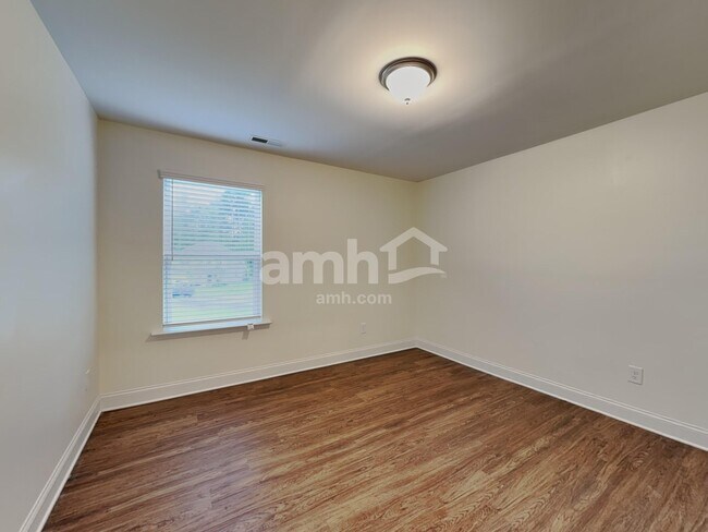 Building Photo - 203 Gregory Dr