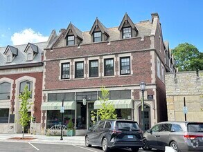 Building Photo - 733 Elm