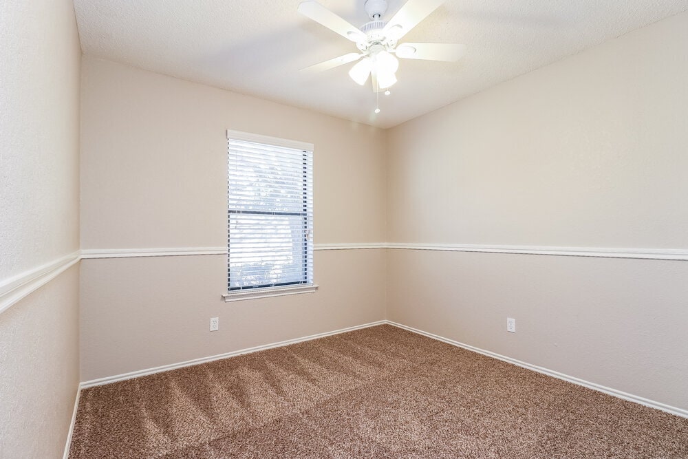 Building Photo - 2808 Barnes Dr