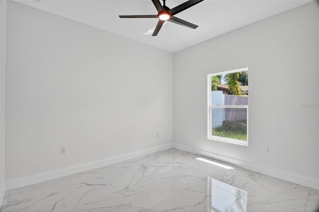 Building Photo - 89 Fairway Cir