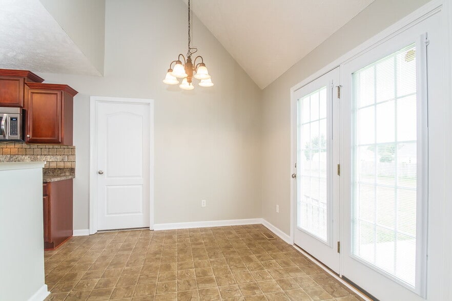 Building Photo - 5054 Betsy Ann Ave