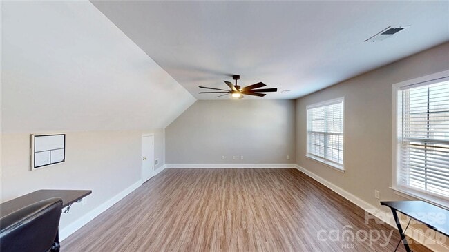 Building Photo - 447 Fawnbrook Ln